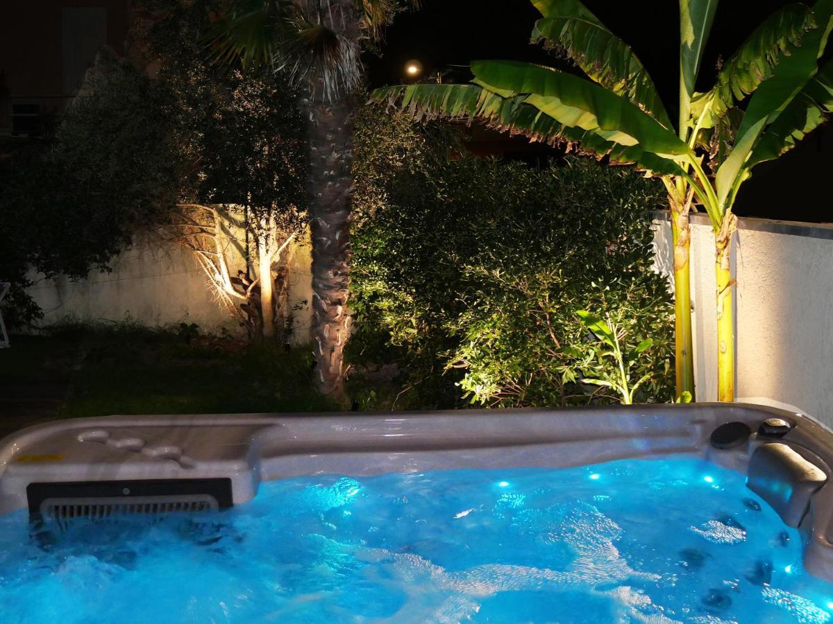Unique! Jacuzzi Prive 35°C + Cinema Villa Entiere Meyzieu Esterno foto